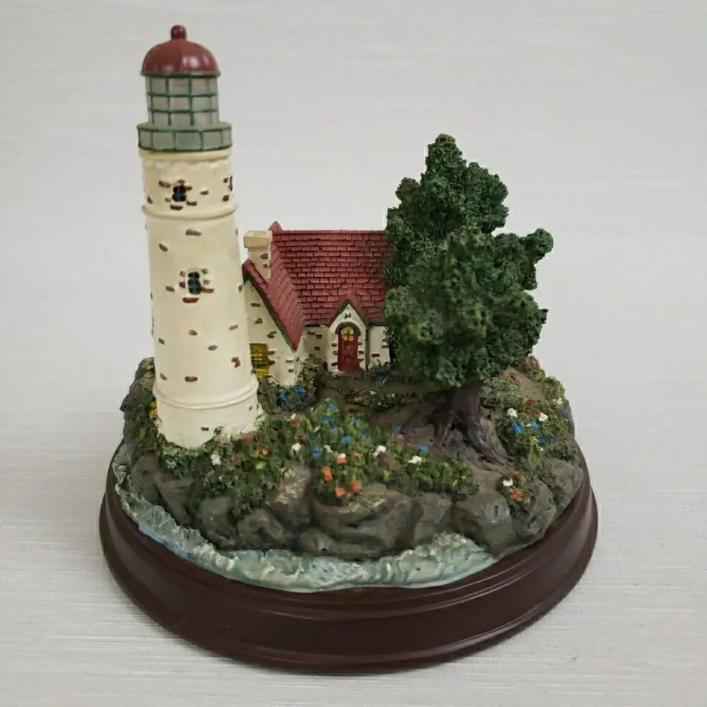 Thomas Kinkade Beacon of Hope Seaside Memories Lighted Lighthouse Figurine